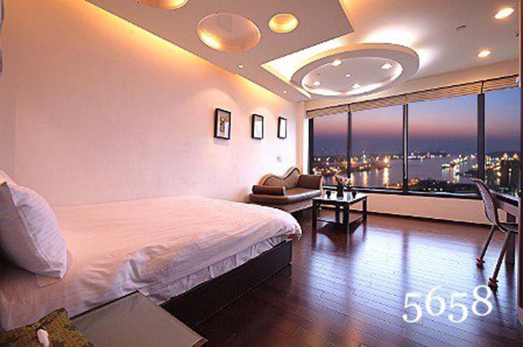 85 Happy Holiday Hotel Kaohsiung Exterior photo